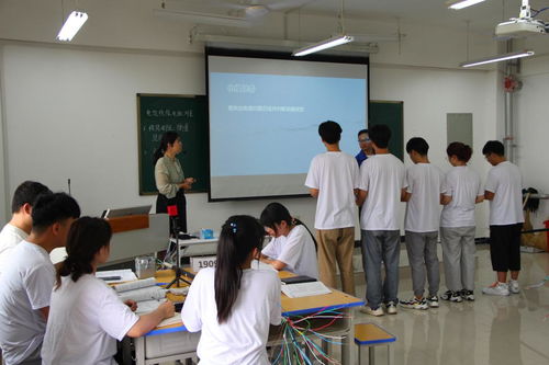 我校教師參加2021年省優質課教學評選活動，深耕教育教學檢測與評價新實踐